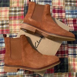 Women’s Clarks: Clarkdale Arlo 10 tan suede BNWT